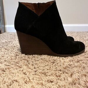 NWOT Lucky Brand Women’s Suede Zip Up Booties Black size 10